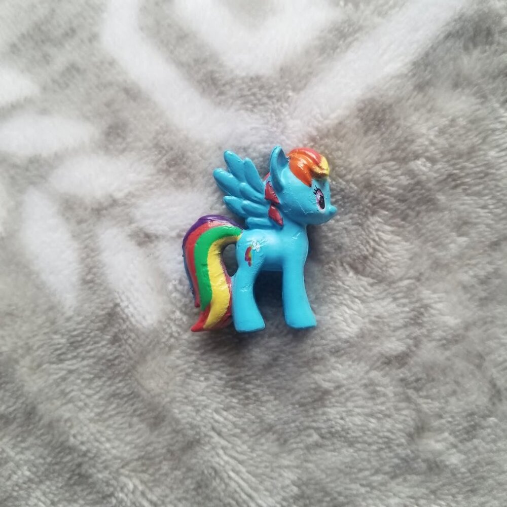 My Little Pony Figure Rainbow Dash Blue MLP G4 Mini Figurine Finders Keepers